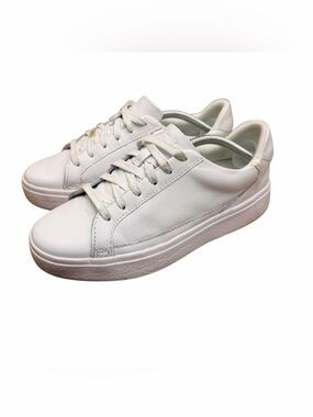 Kizik Vega Walking Women’s 7 Classic White Leather Low-Top Sneakers